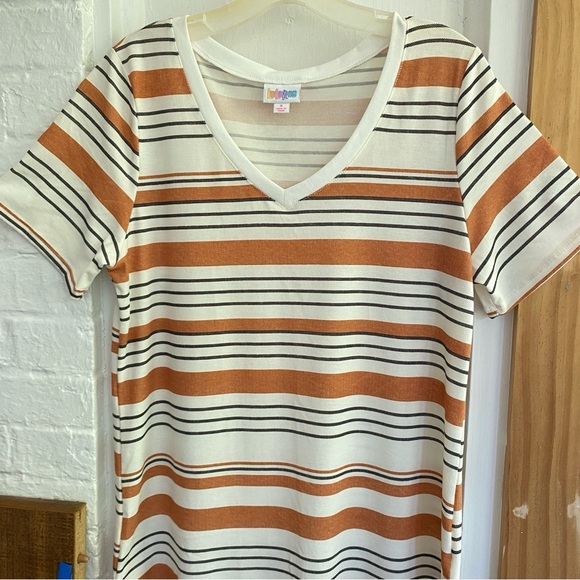 LulaRoe IRIS V-Neck Cream Orange Striped Tee Hi-Low Hem Size SMALL - Picture 5 of 5